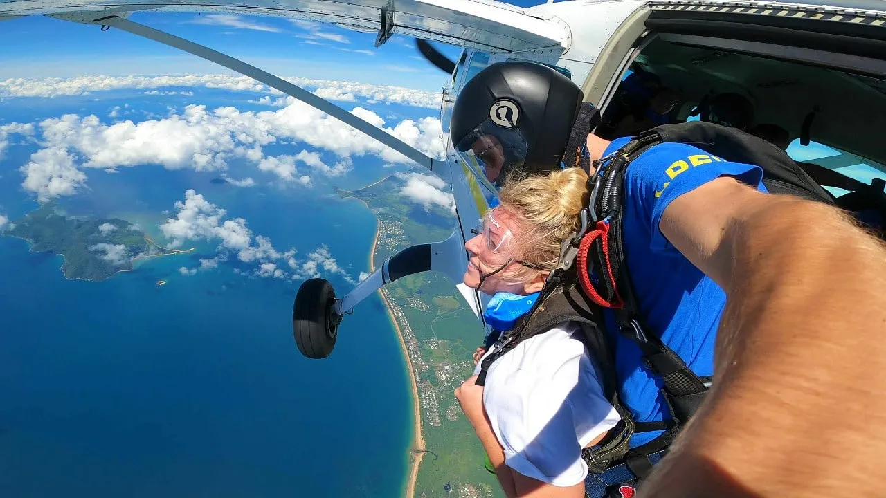케언즈 미션비치 스카이다이빙 15000ft