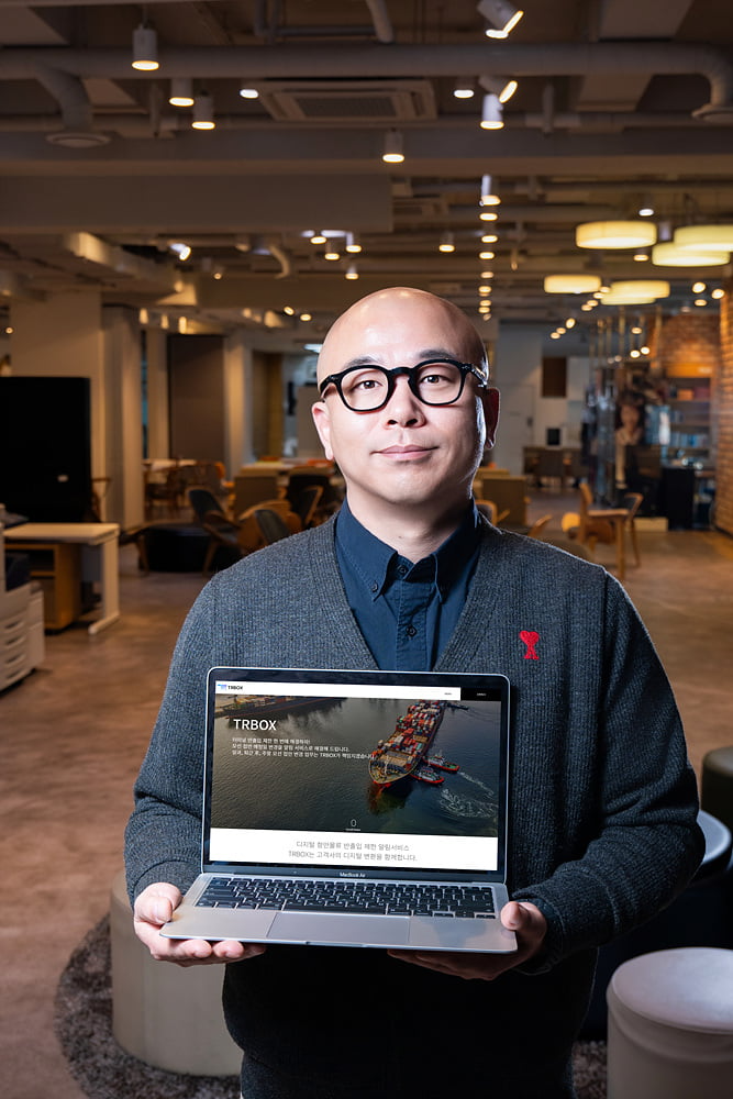 [부산창조경제혁신센터 2025년 초기창업패키지 선정기업]모선 접안 알림 서비스와 TMS 기반 SaaS 물류 플랫폼 제공하는 ‘티알박스’